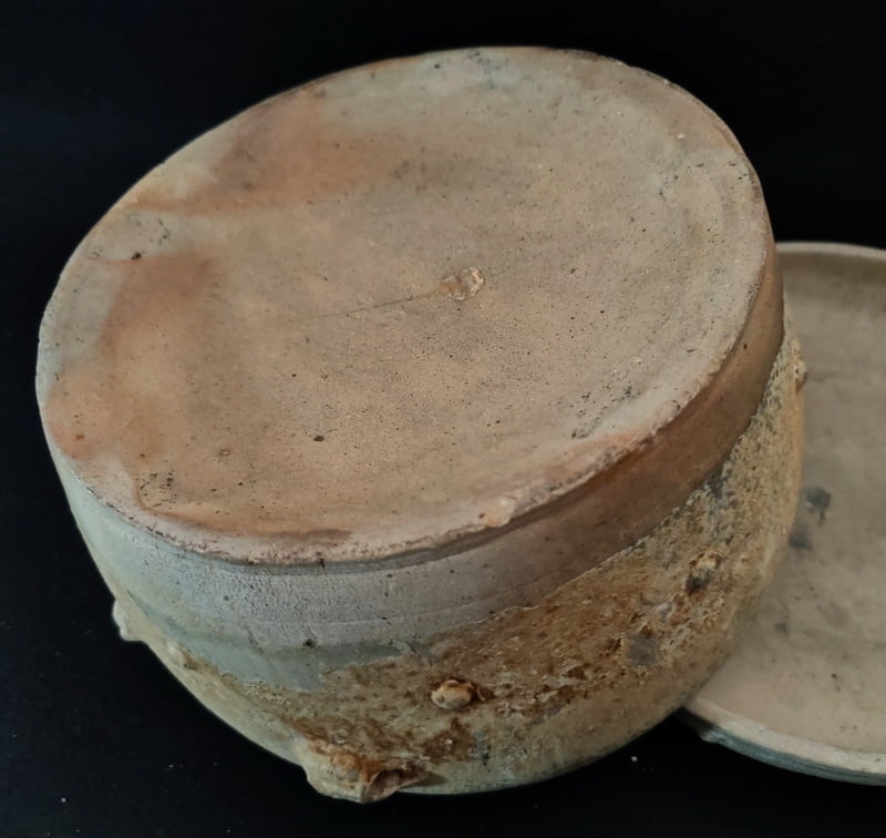 Base view Qing Dynasty Pottery