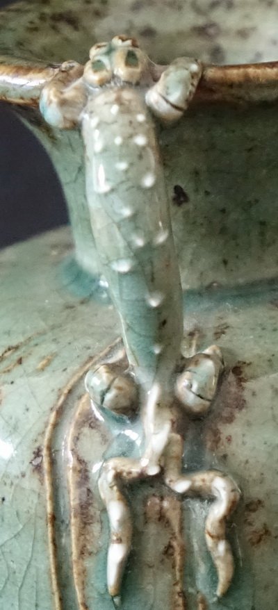 Salamander decoration Qing Dynasty Green Glazed Vase
